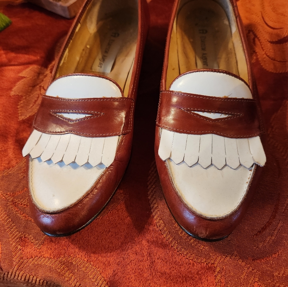 Aigner brown and white flats